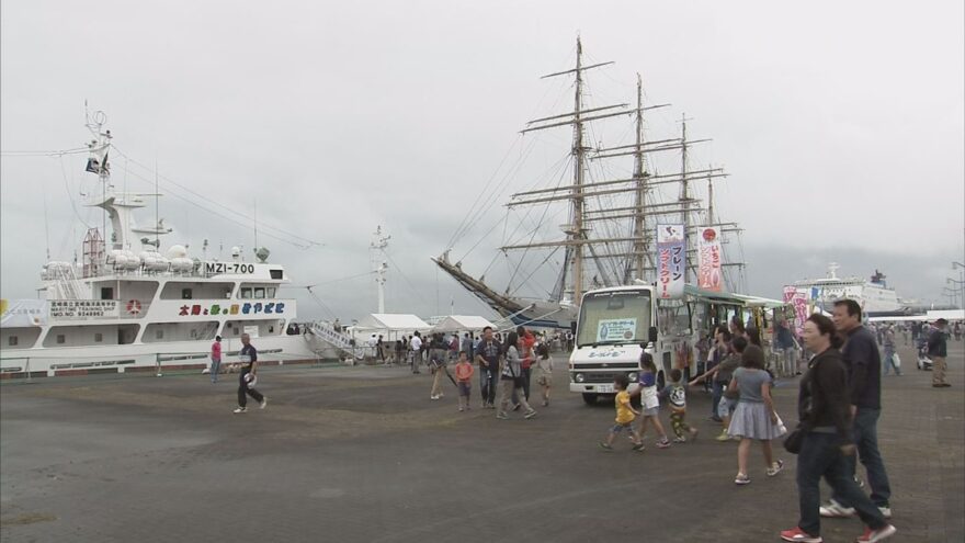 宮崎港に「日本丸」寄港