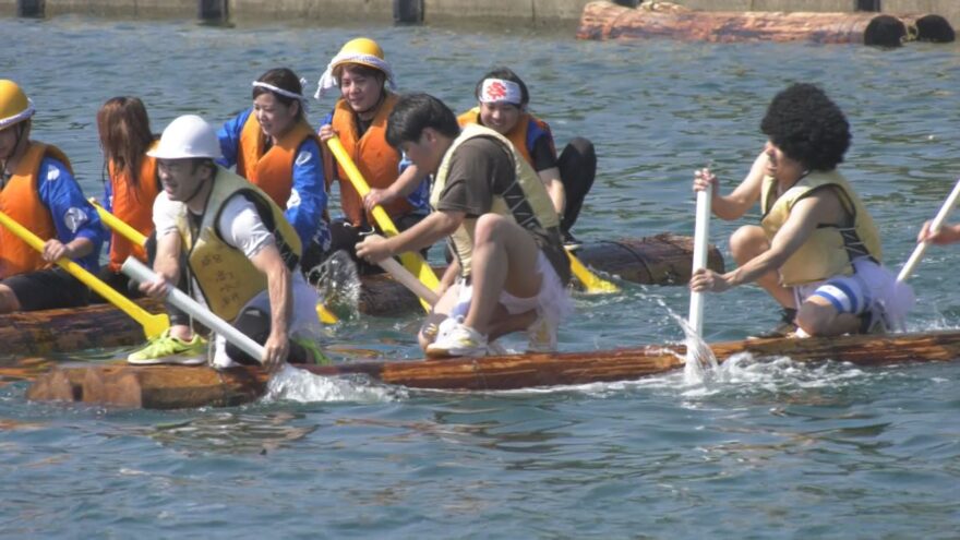 油津港まつりで「弁甲競漕大会」