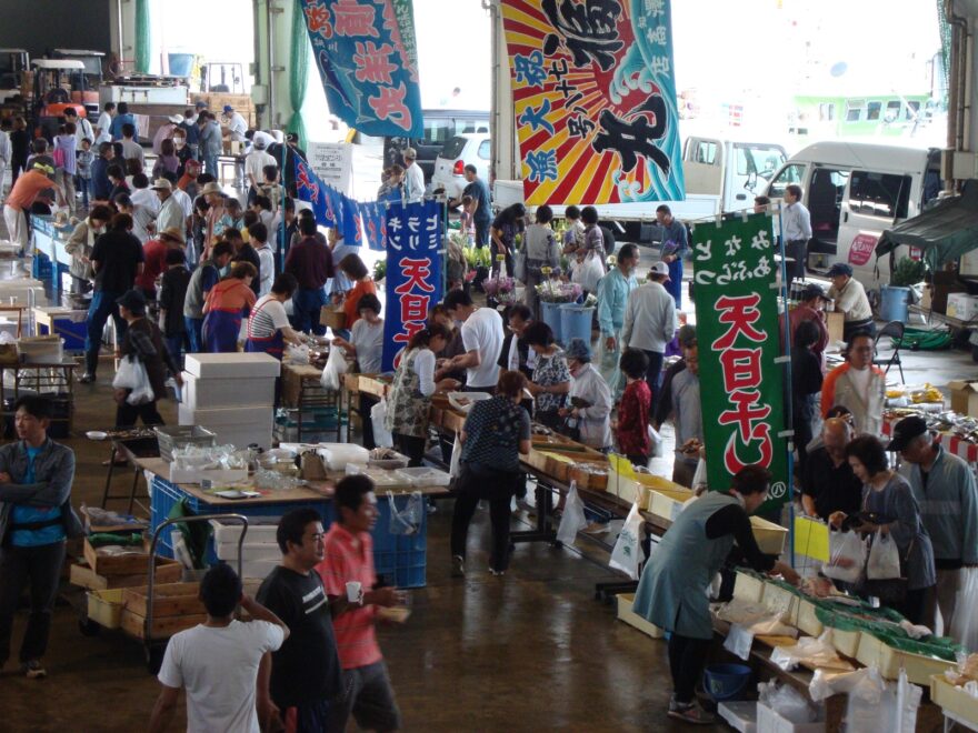 港あぶらつ朝市