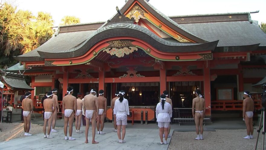 コロナ収束を祈念　青島神社裸まいり