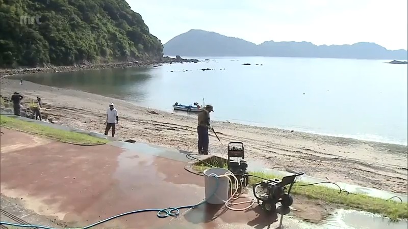 海開きを前に　日南市の栄松ビーチで清掃ボランティア